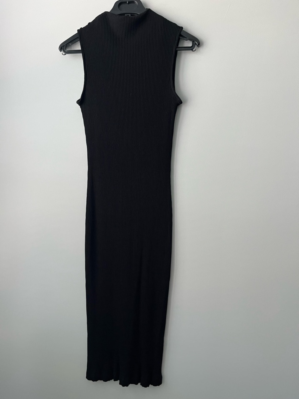 Amour Vert Black Sleeveless Ribbed Dress